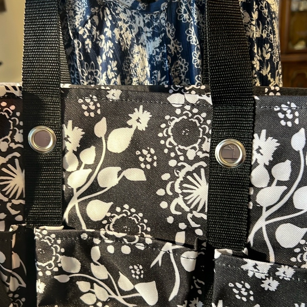 Thirty One Organizing Utility Medium Tote 31 Bag Black & White Smoke Free House